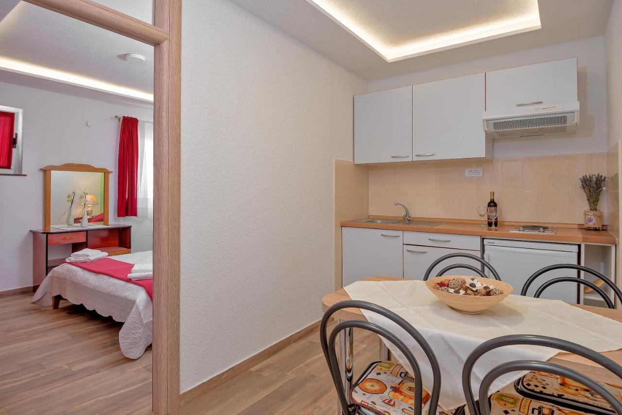 Apartmani Putnik Baška Voda Buitenkant foto