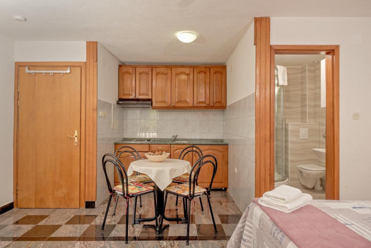 Apartmani Putnik Baška Voda Buitenkant foto