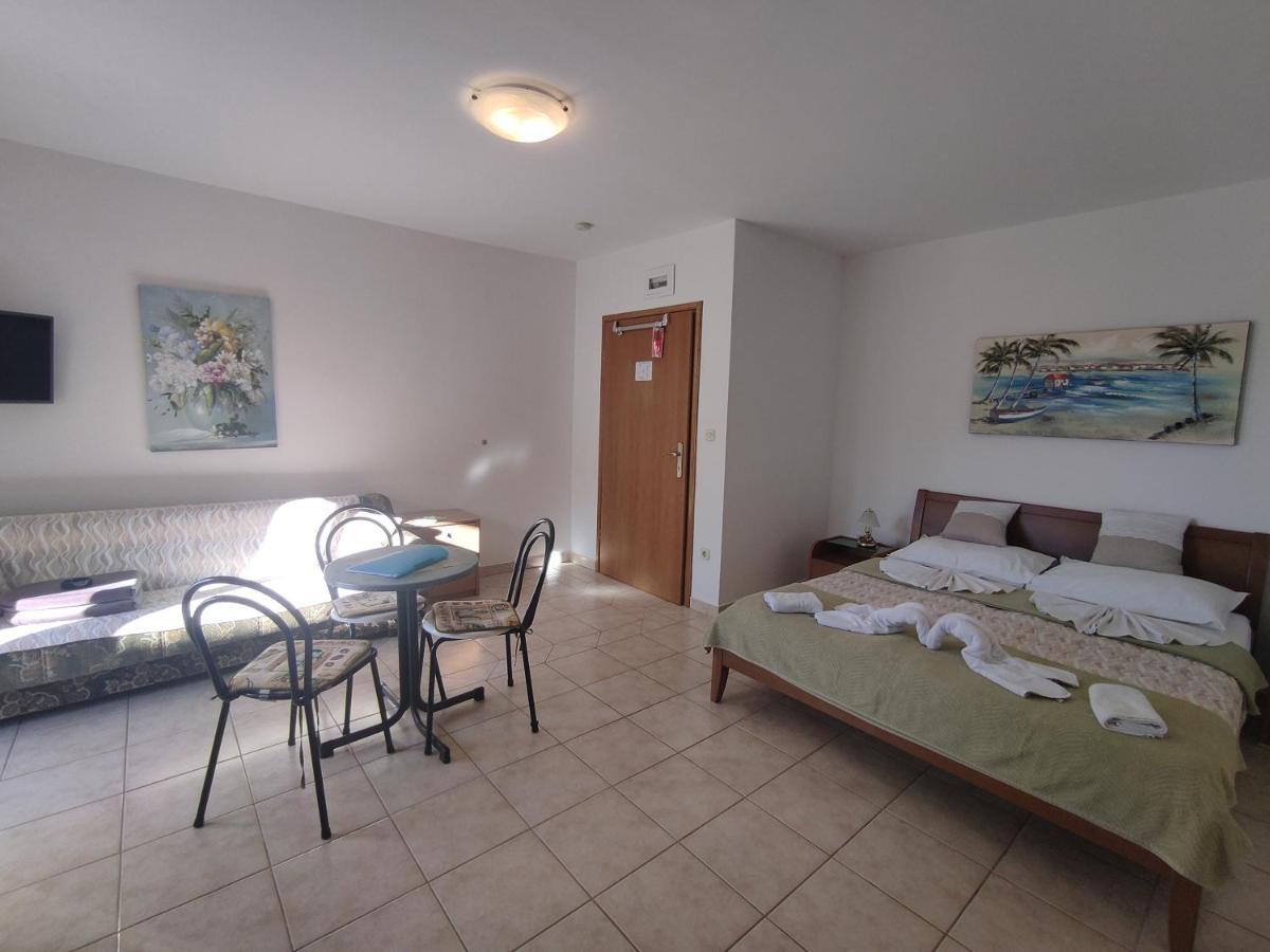 Apartmani Putnik Baška Voda Buitenkant foto